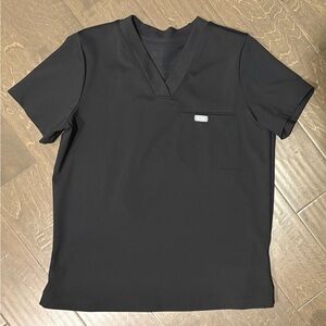 FIGS FORMx slim scrub top